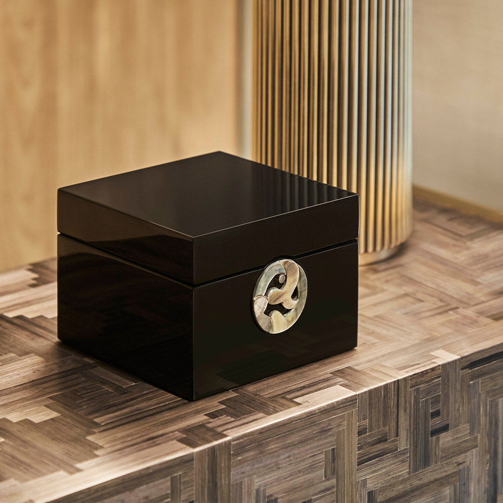 Teoria Box by Armani/Casa