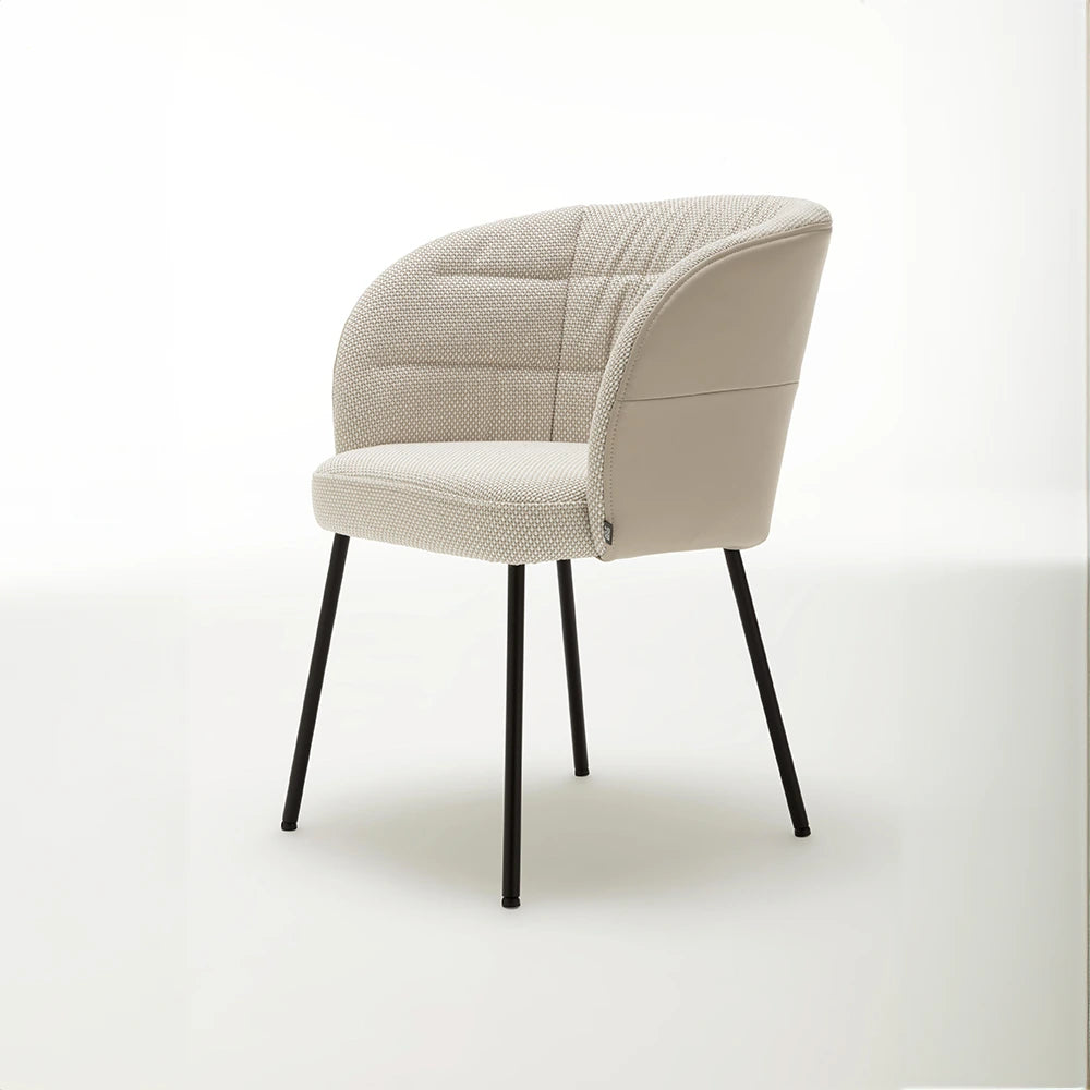 كرسي نوا من تصميم رولف بنز