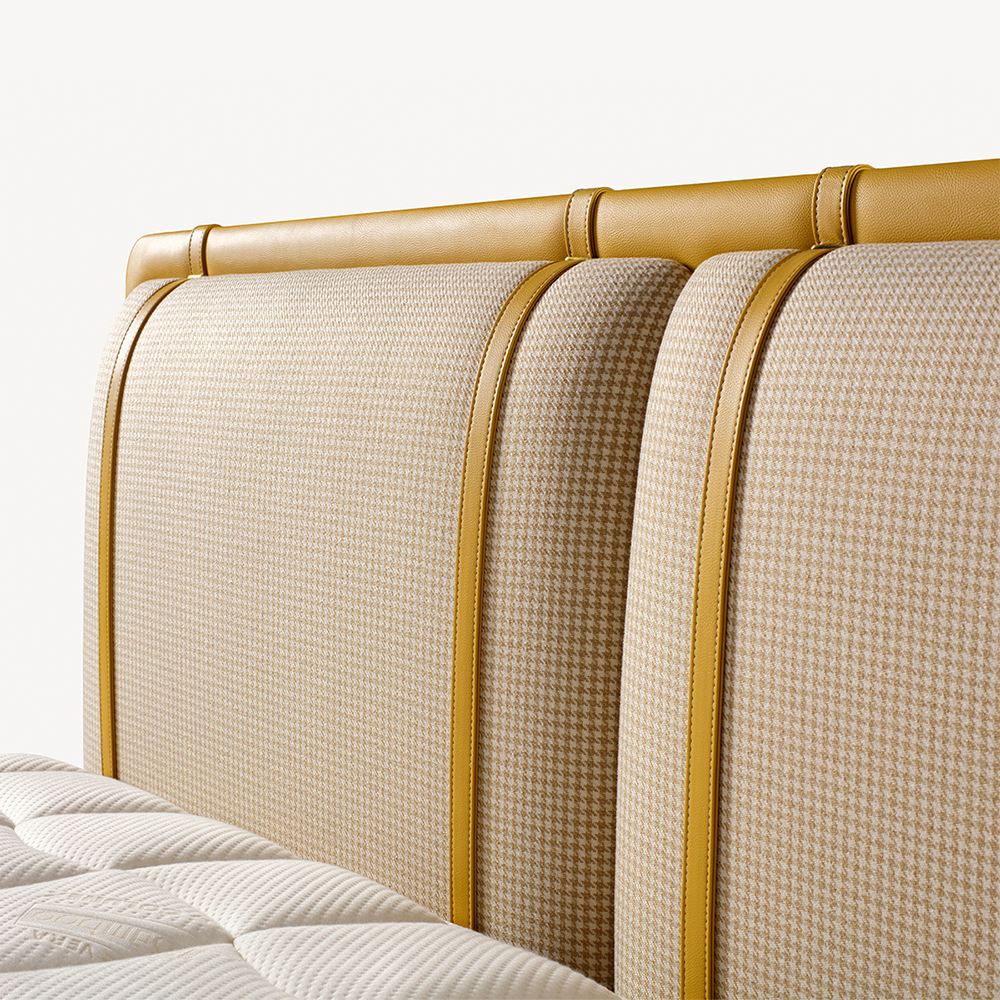 Figaro Bed by Colunex