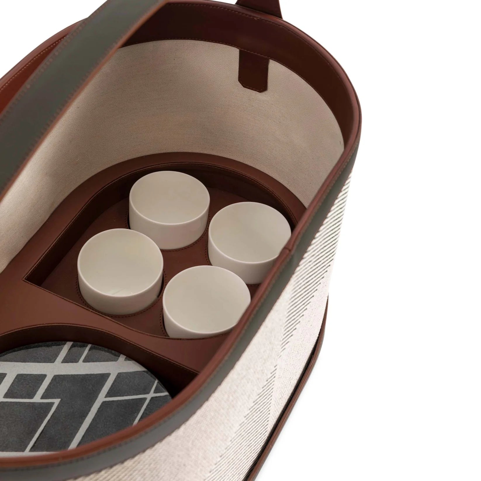 Hyde picnic basket by Bentley Home