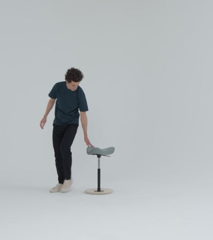 Move Chair by Varier - Video